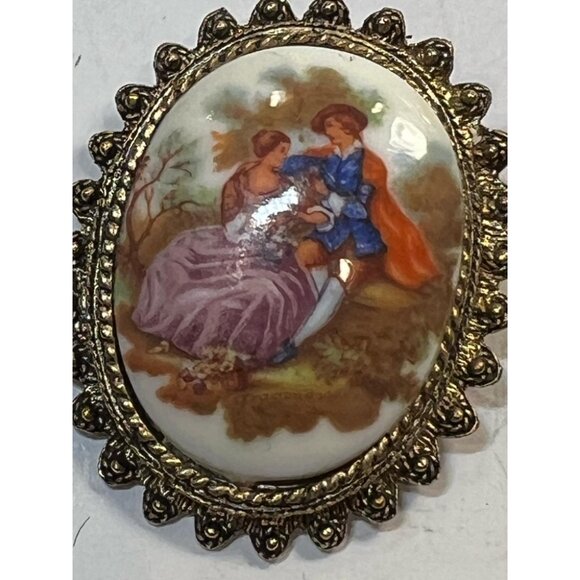 None Accessories - Vintage Porcelain Cameo Women's Brooch Romantic Couple Gold Tone